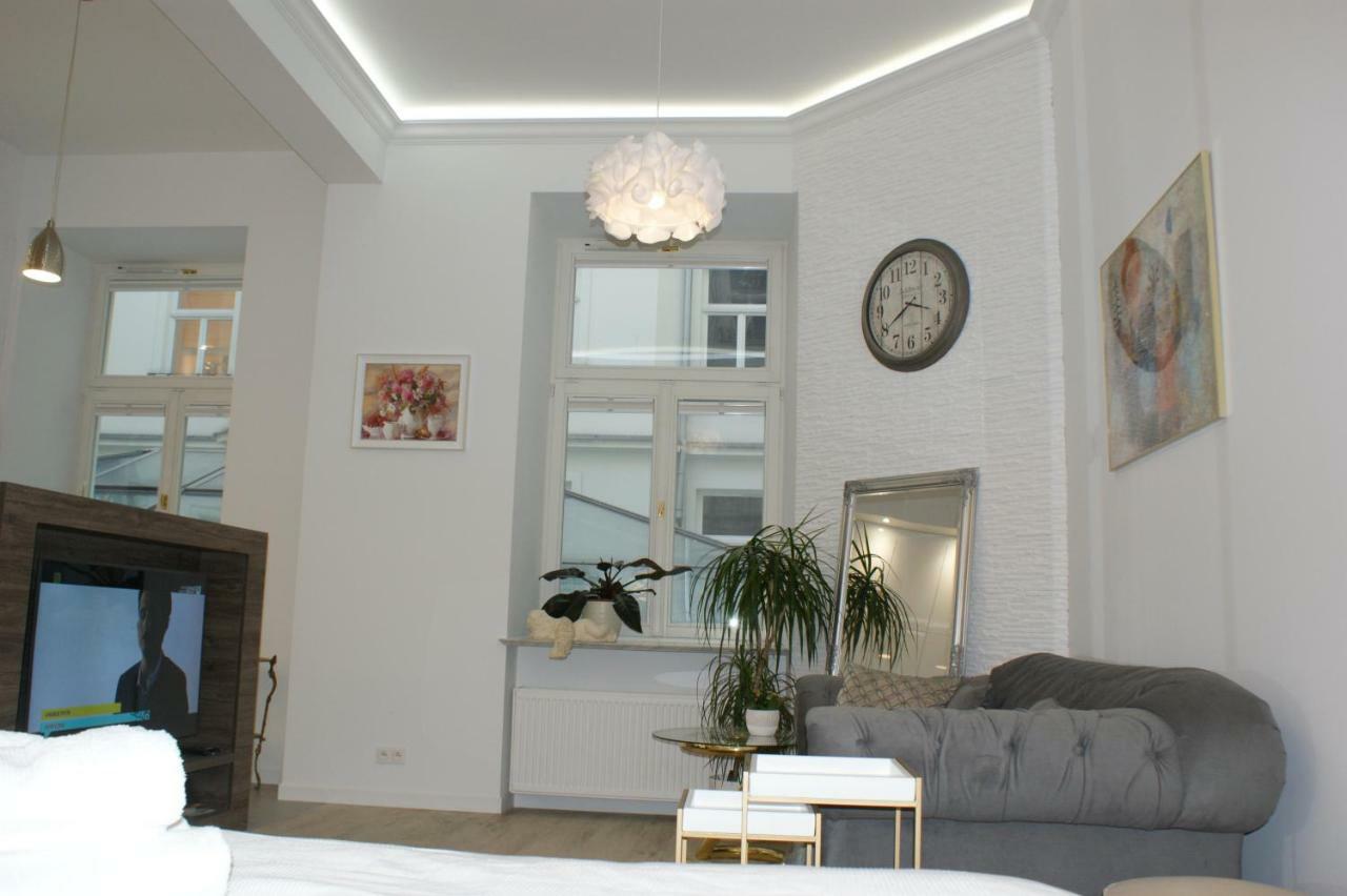 Lovely Apartment- Poznanska 16 Warschau Buitenkant foto